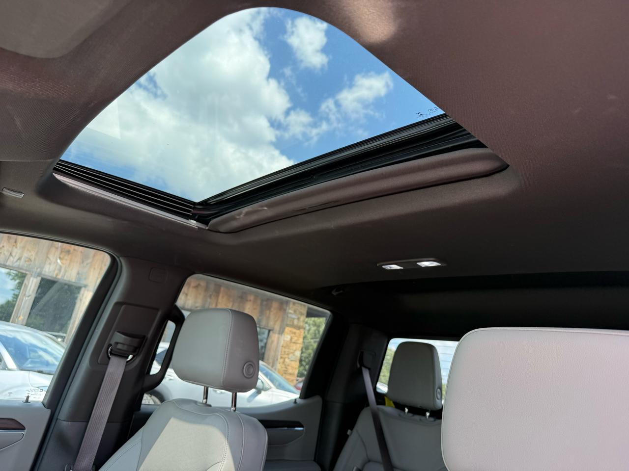 GMC Sierra 1500 SLT Crew Cab 4WD 2022