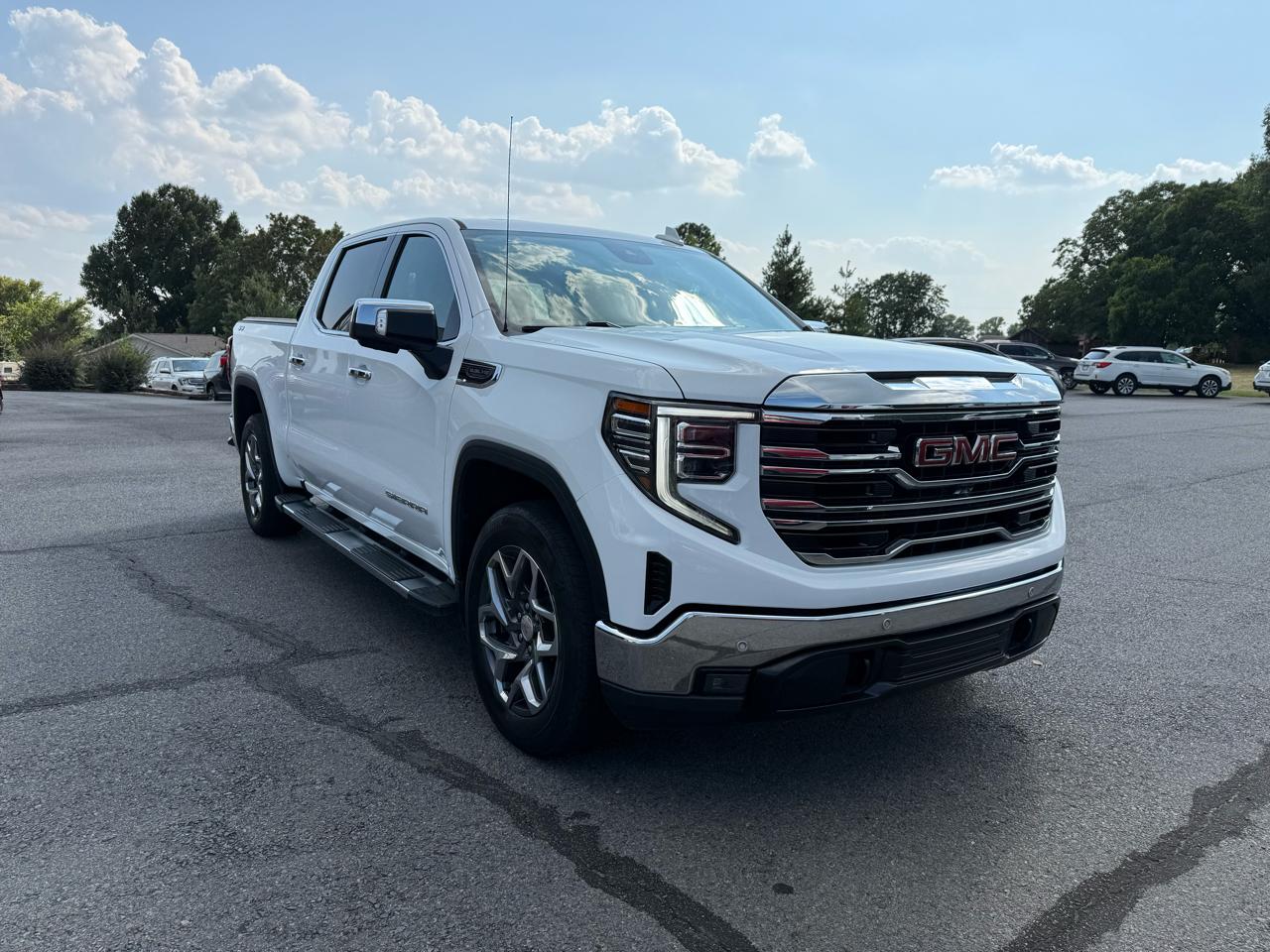 GMC Sierra 1500 SLT Crew Cab 4WD 2022