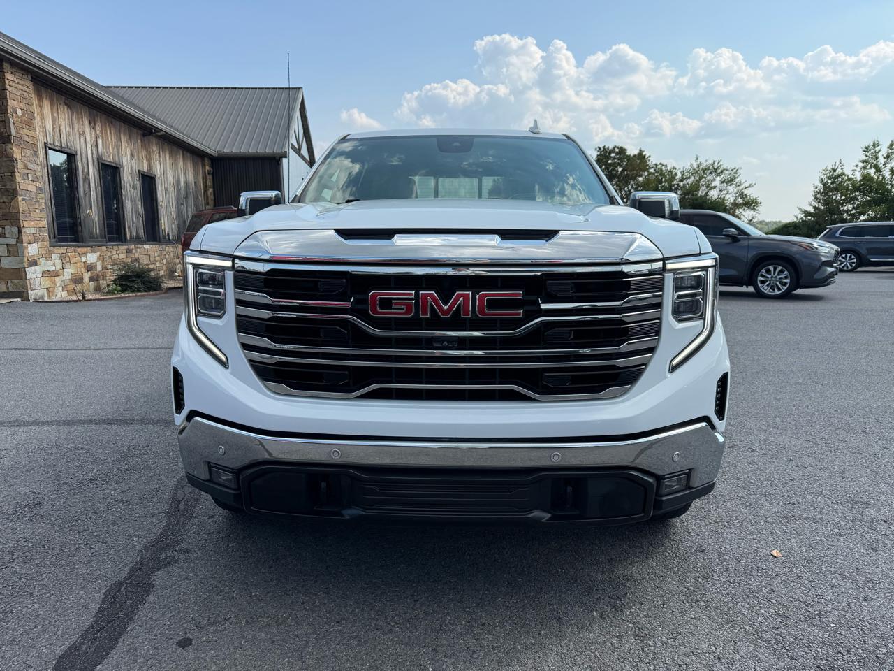 GMC Sierra 1500 SLT Crew Cab 4WD 2022