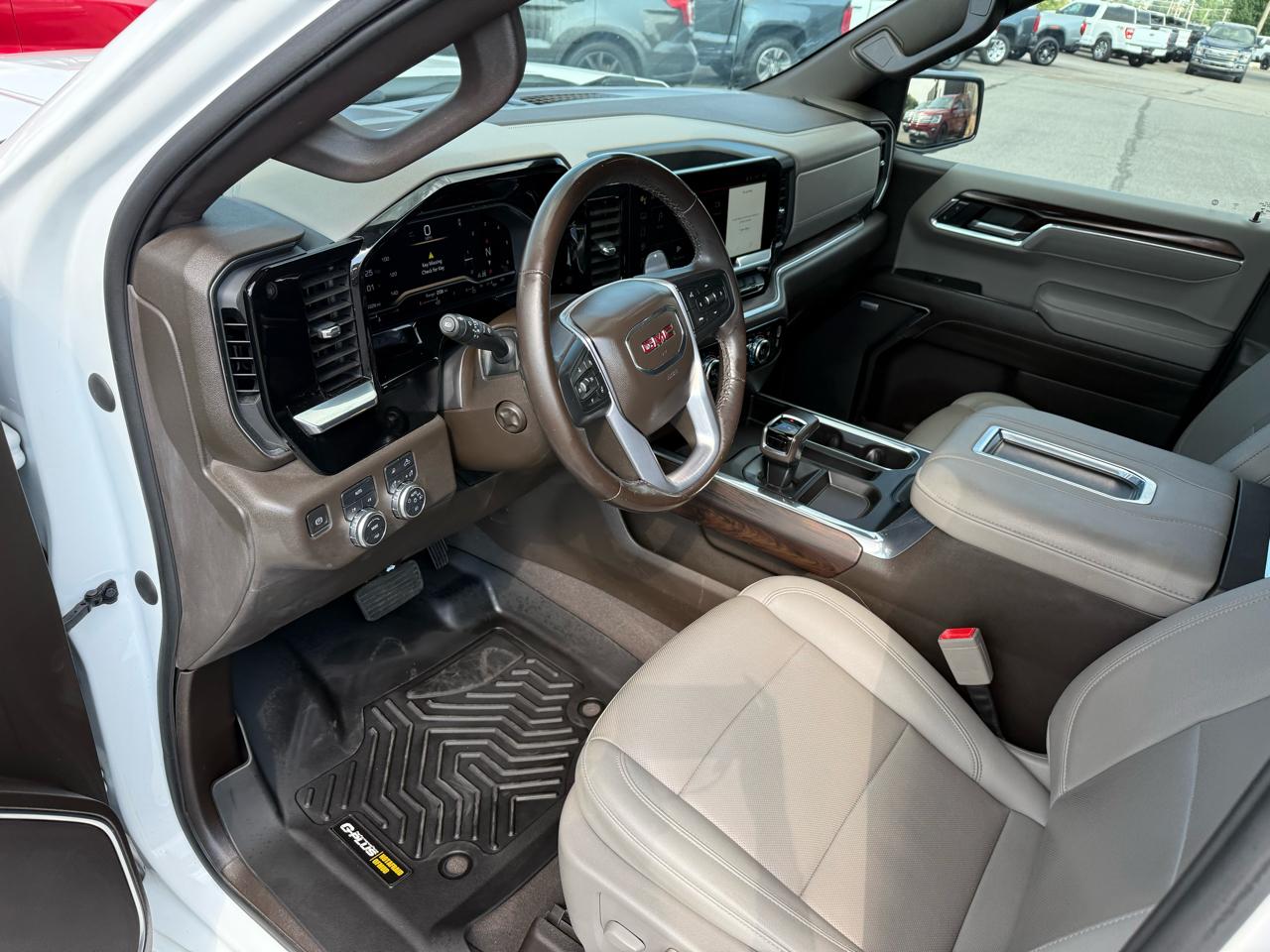GMC Sierra 1500 SLT Crew Cab 4WD 2022