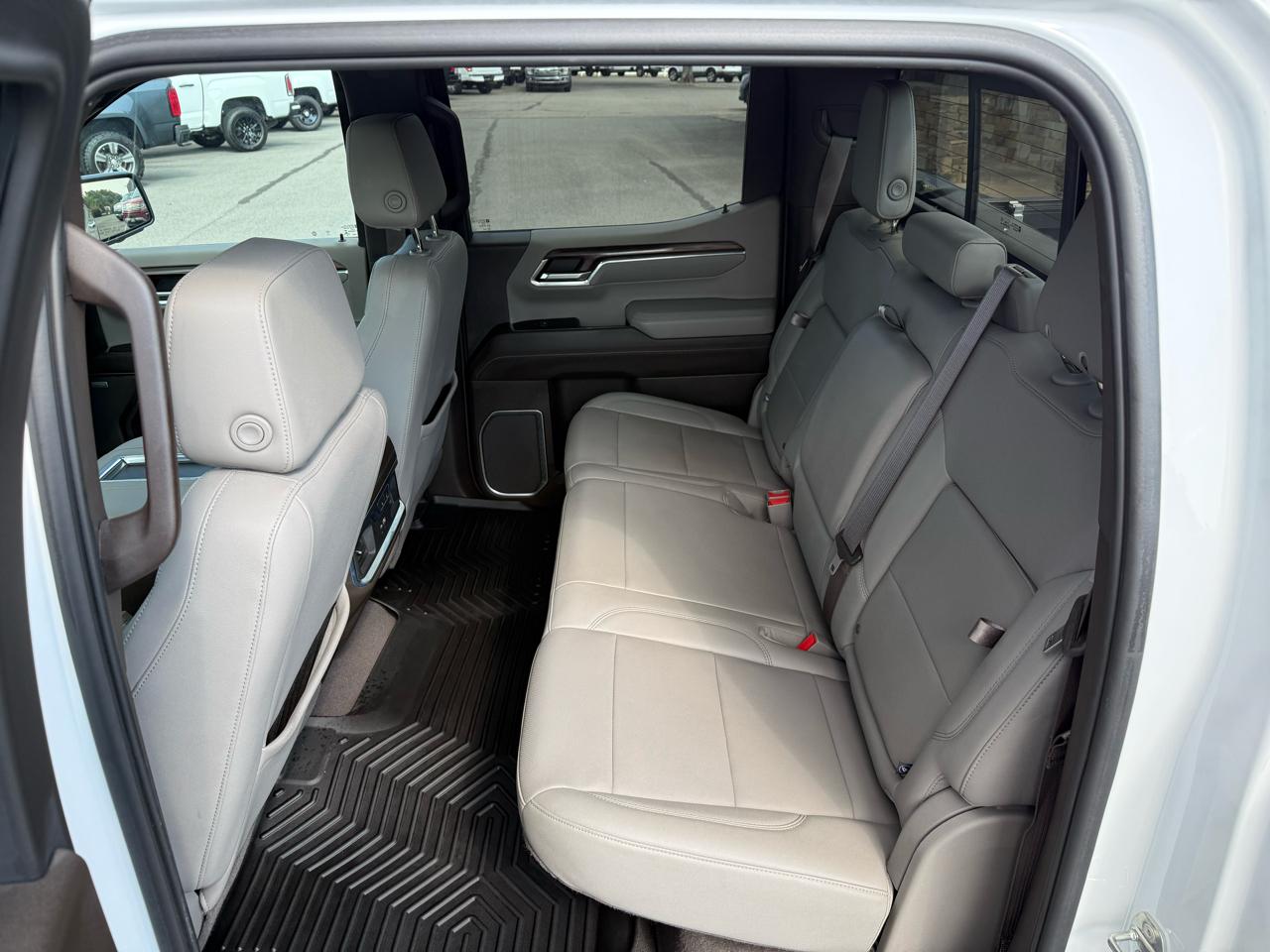 GMC Sierra 1500 SLT Crew Cab 4WD 2022
