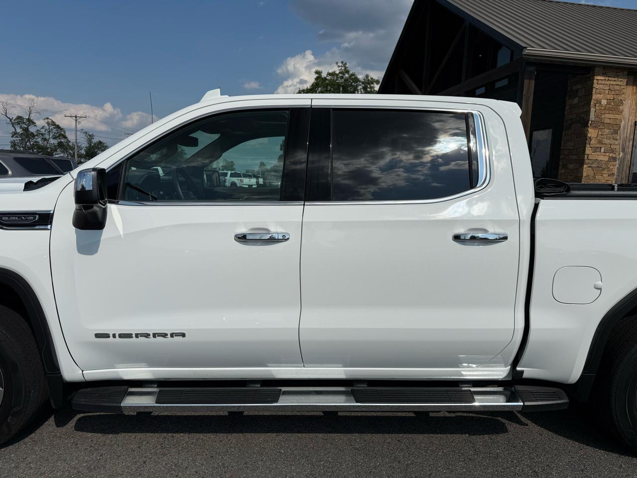 GMC Sierra 1500 SLT Crew Cab 4WD 2022