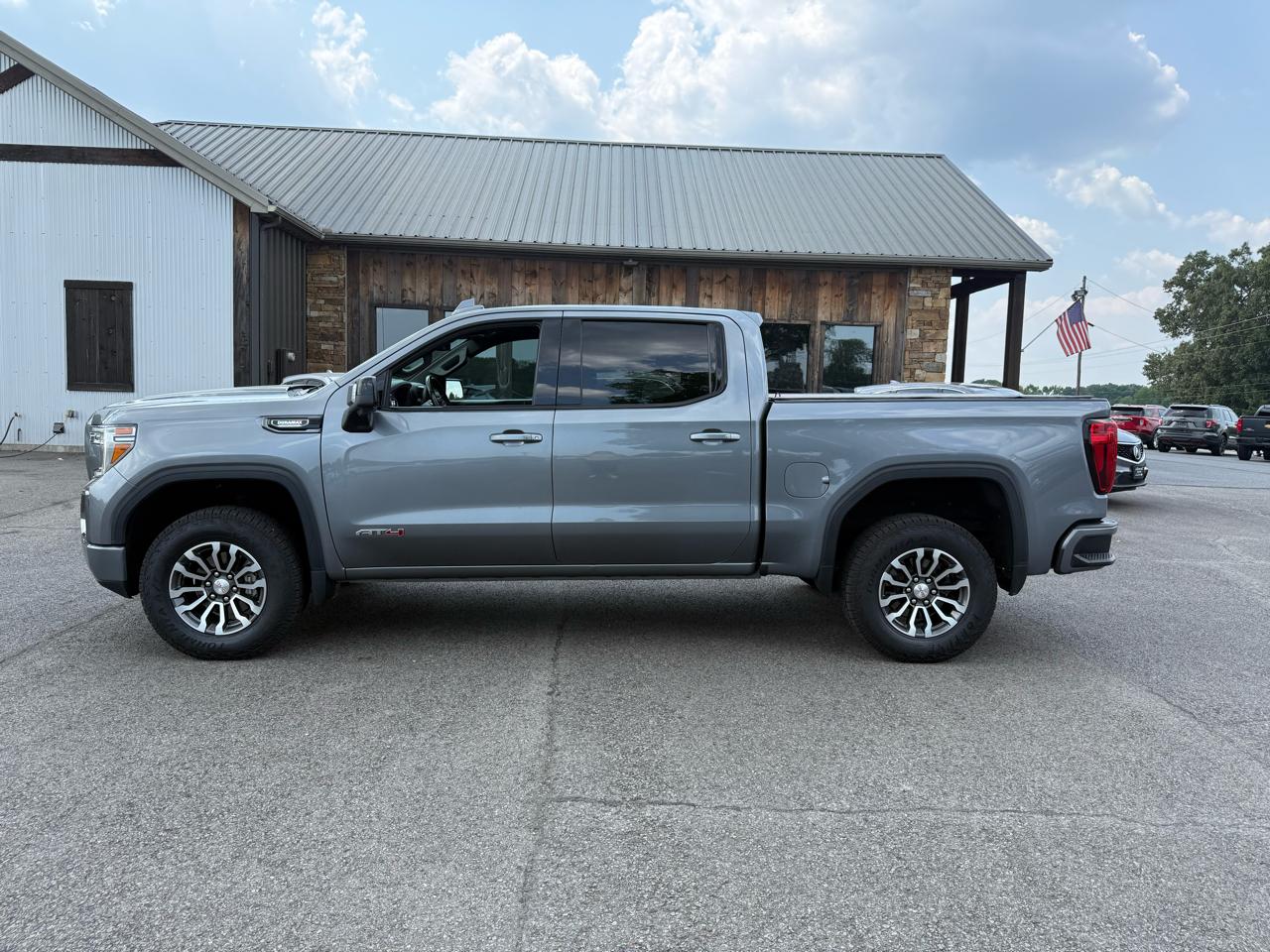 GMC Sierra 1500 AT4 Crew Cab 4WD 2021