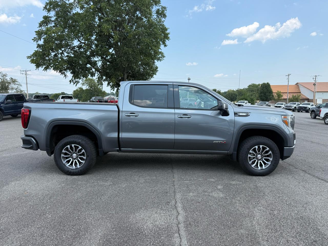 GMC Sierra 1500 AT4 Crew Cab 4WD 2021