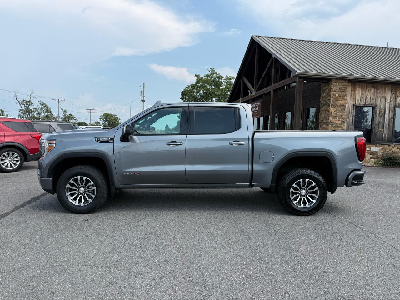GMC Sierra 1500 AT4 Crew Cab 4WD 2021