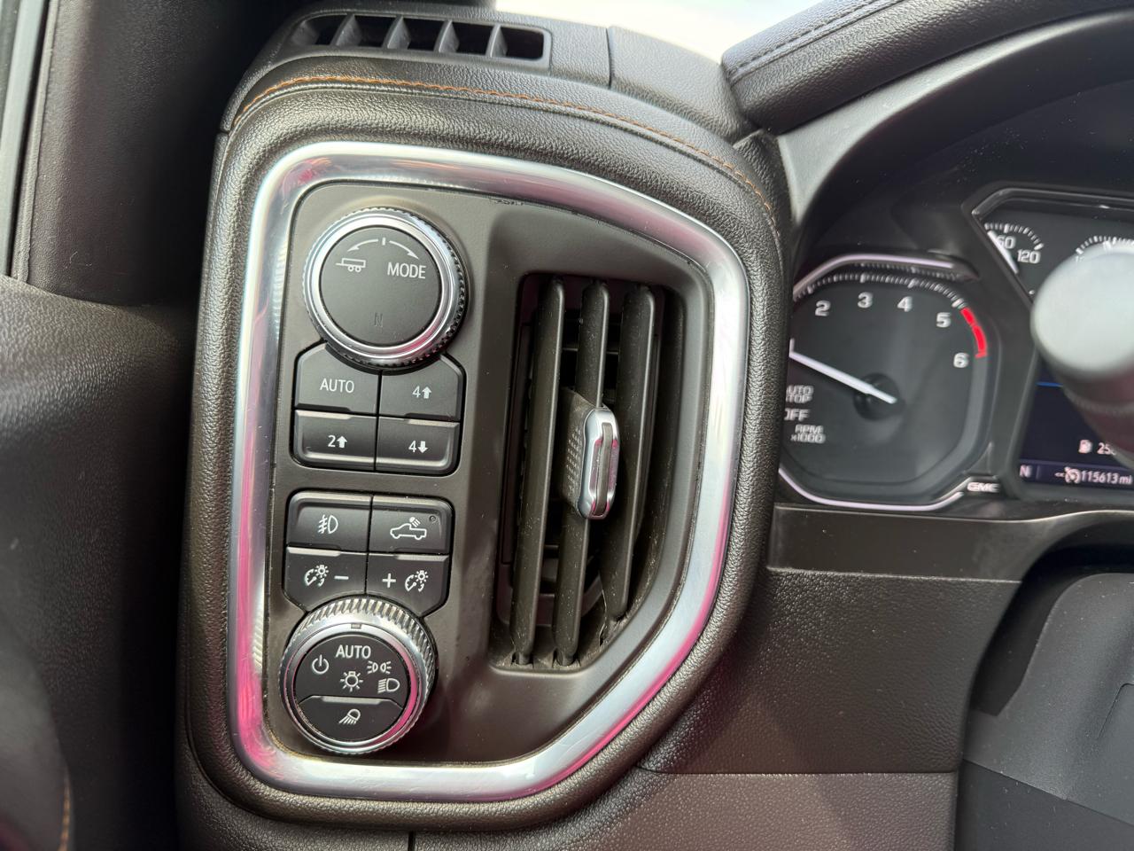 GMC Sierra 1500 AT4 Crew Cab 4WD 2021