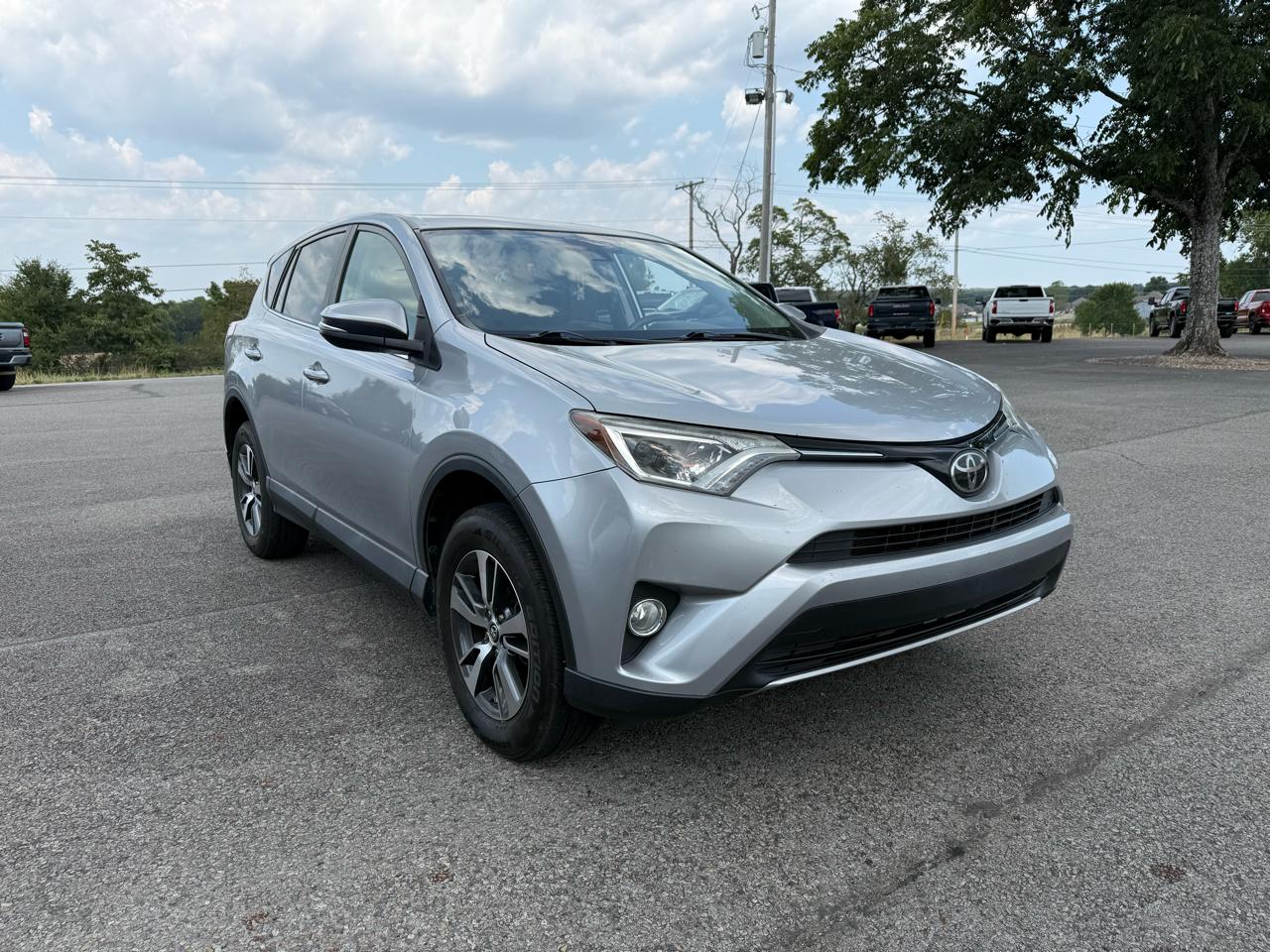 Toyota RAV4 XLE FWD 2018
