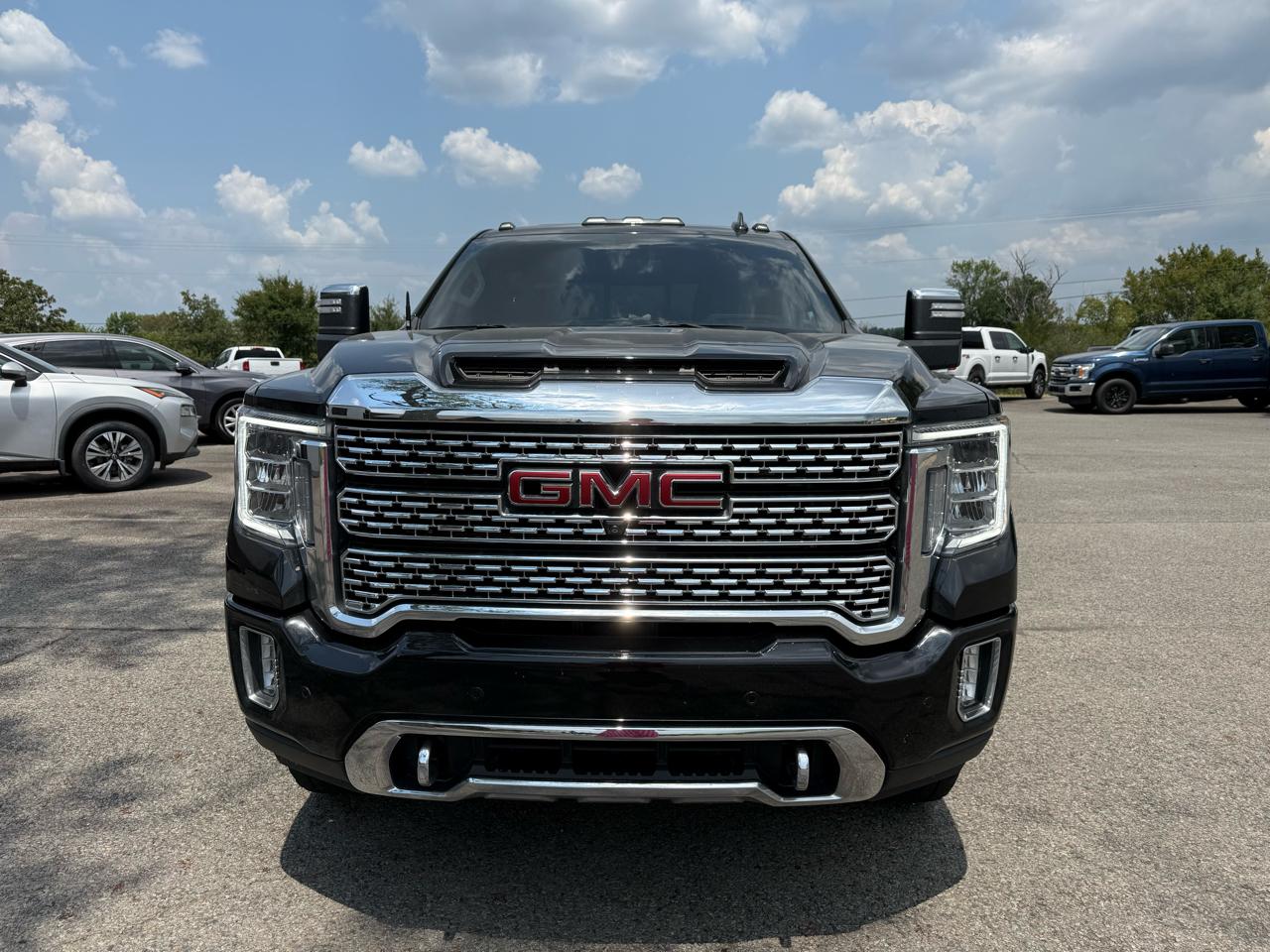 GMC Sierra 2500HD Denali Crew Cab 4WD 2022