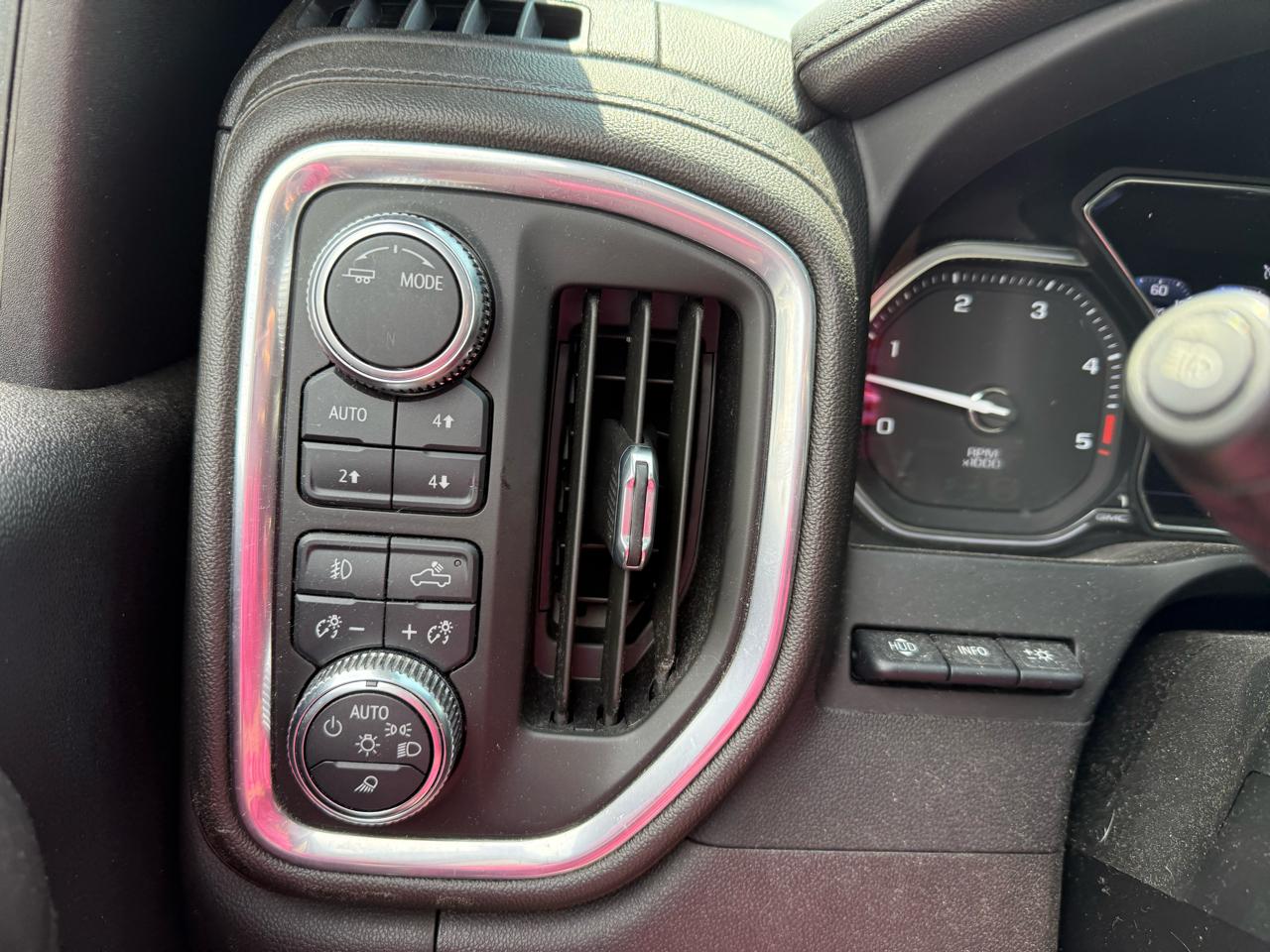 GMC Sierra 2500HD Denali Crew Cab 4WD 2022