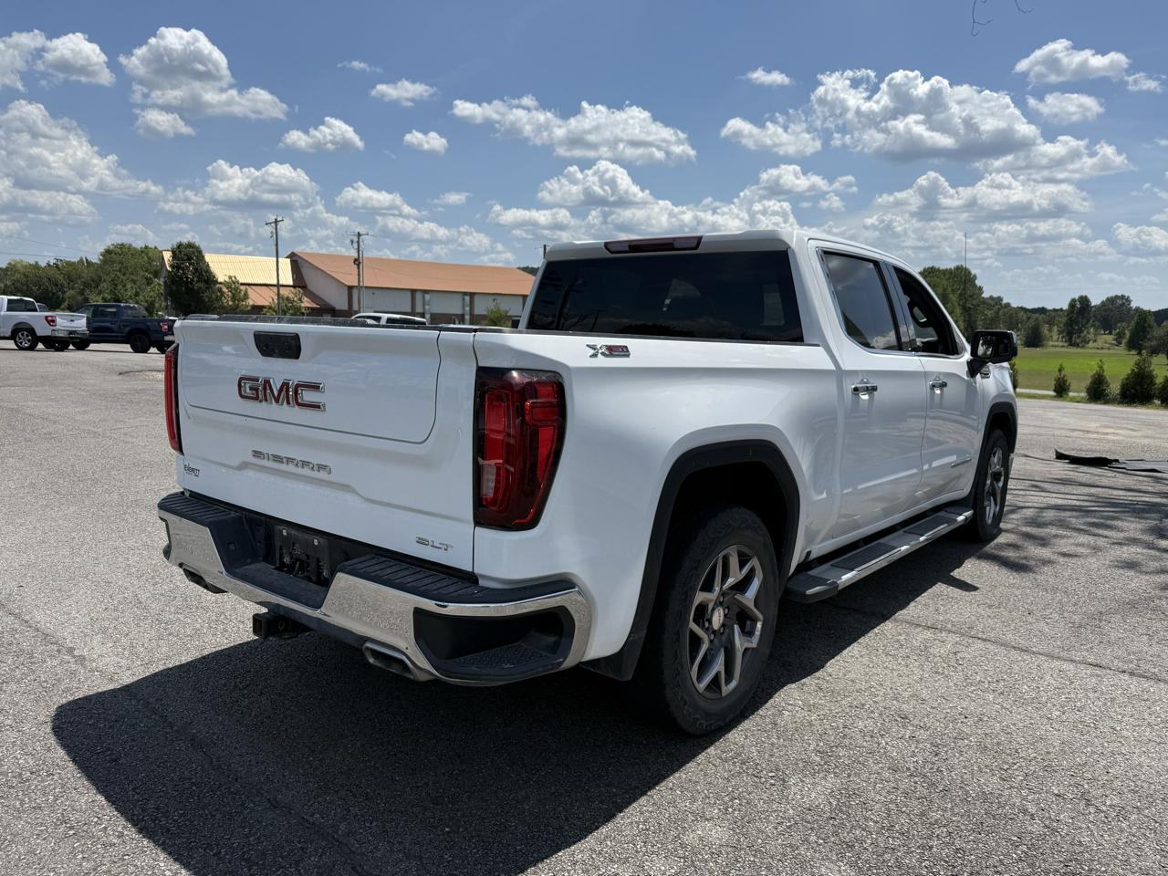 GMC Sierra 1500 SLT Crew Cab 4WD 2022