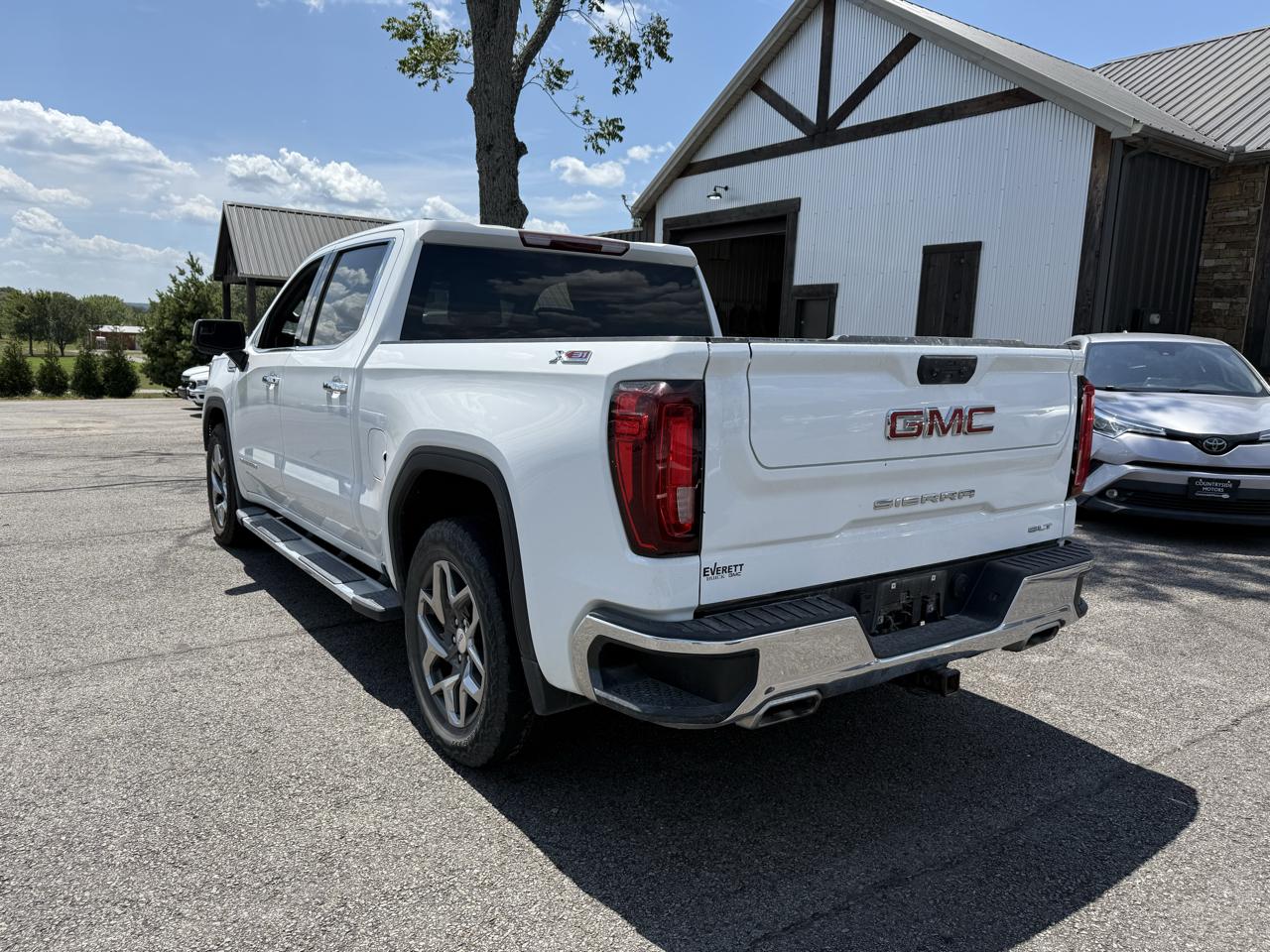 GMC Sierra 1500 SLT Crew Cab 4WD 2022