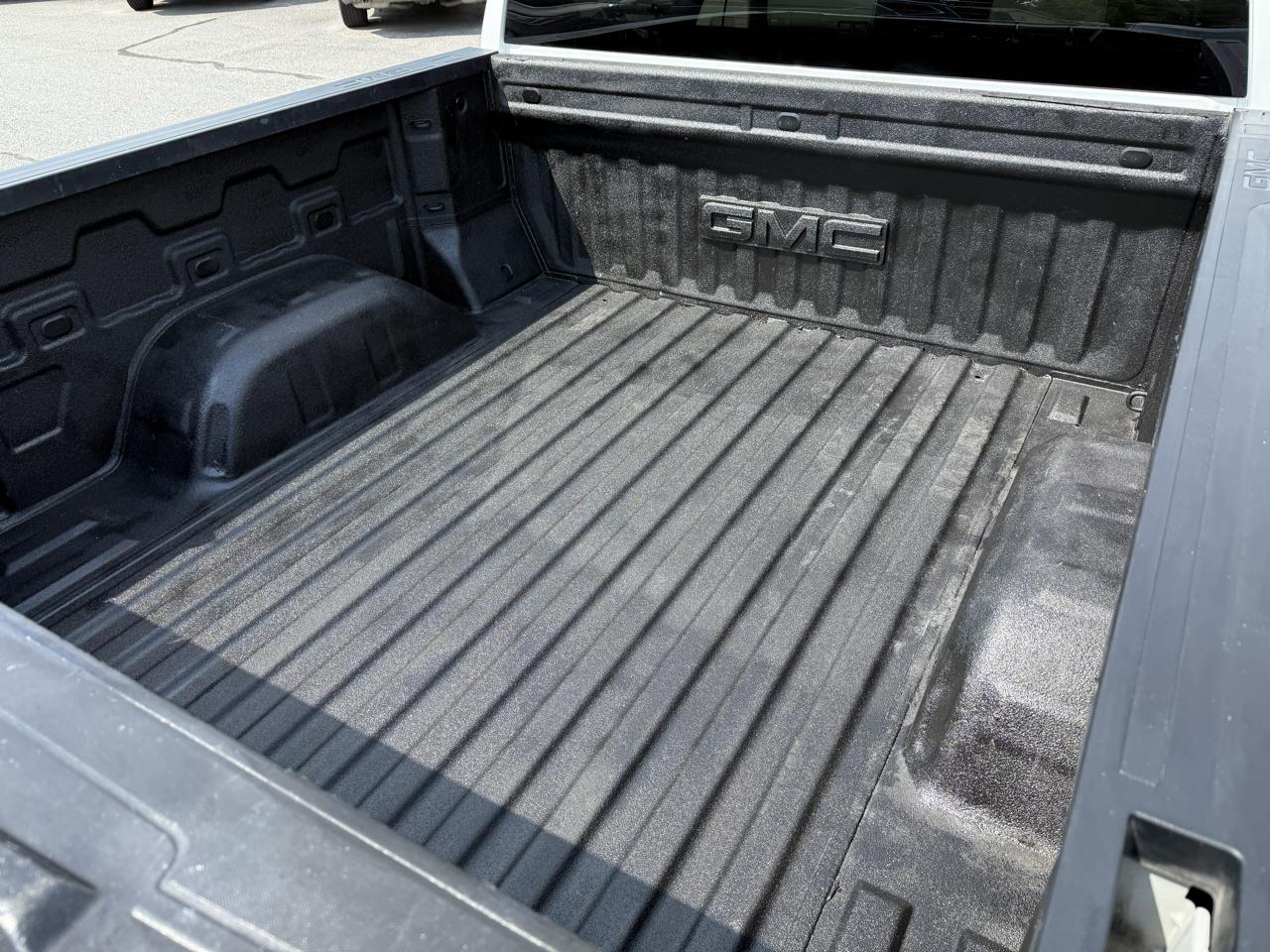 GMC Sierra 1500 SLT Crew Cab 4WD 2022