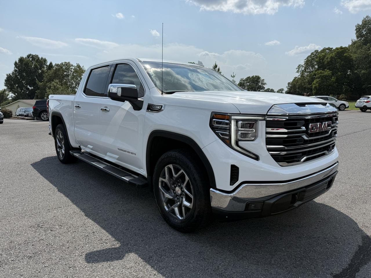 GMC Sierra 1500 SLT Crew Cab 4WD 2022