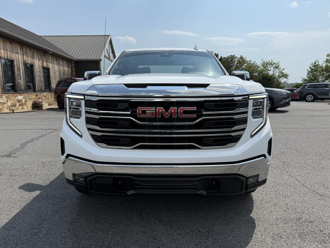 GMC Sierra 1500 SLT Crew Cab 4WD 2022