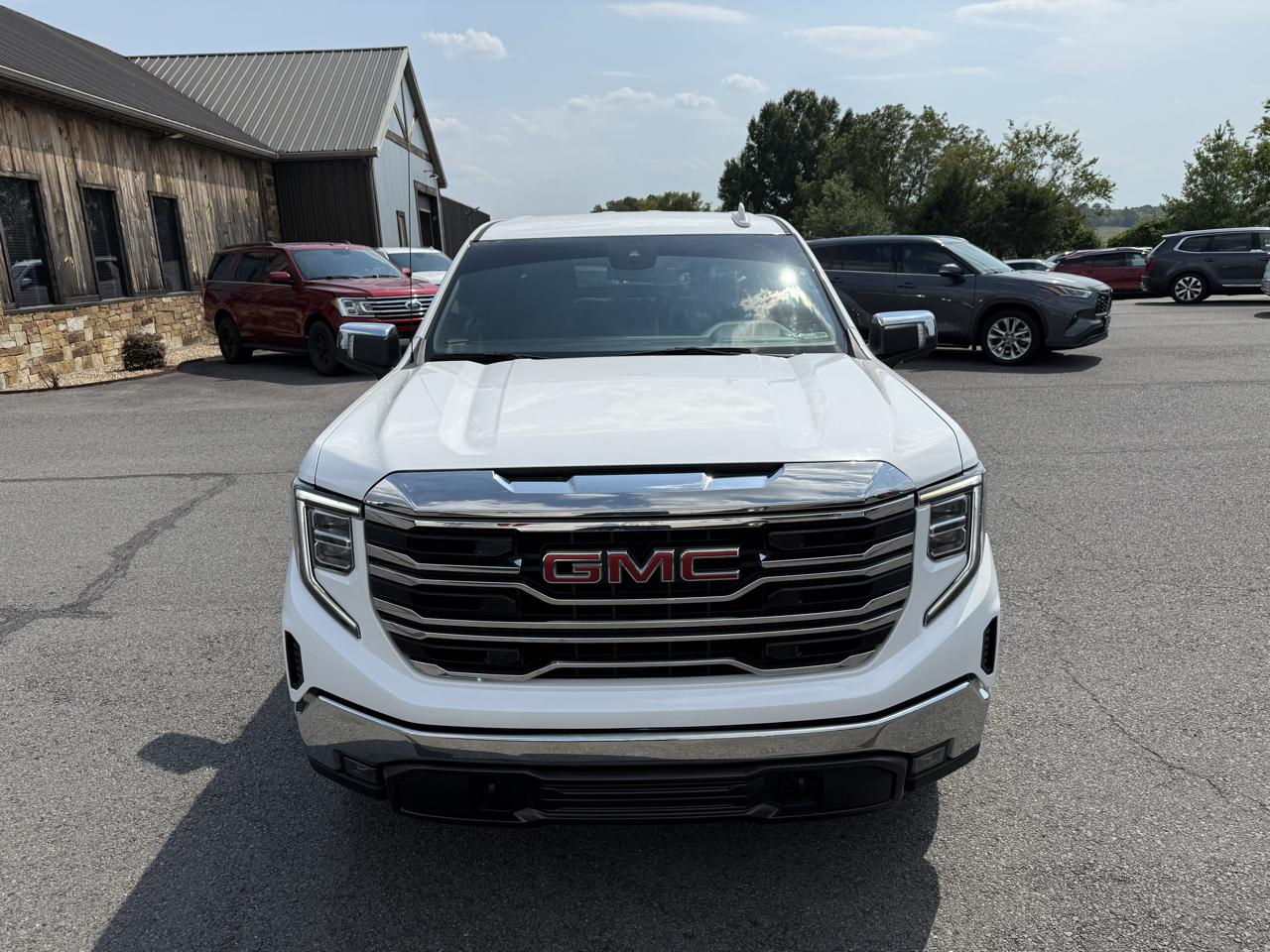 GMC Sierra 1500 SLT Crew Cab 4WD 2022