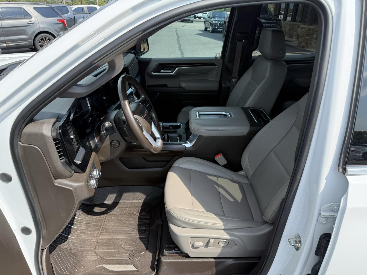 GMC Sierra 1500 SLT Crew Cab 4WD 2022