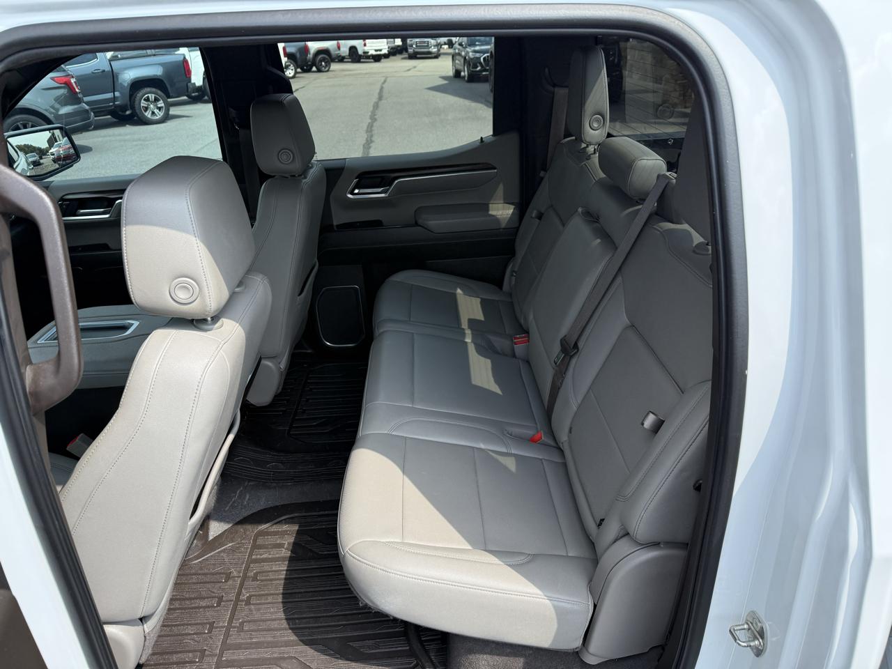GMC Sierra 1500 SLT Crew Cab 4WD 2022