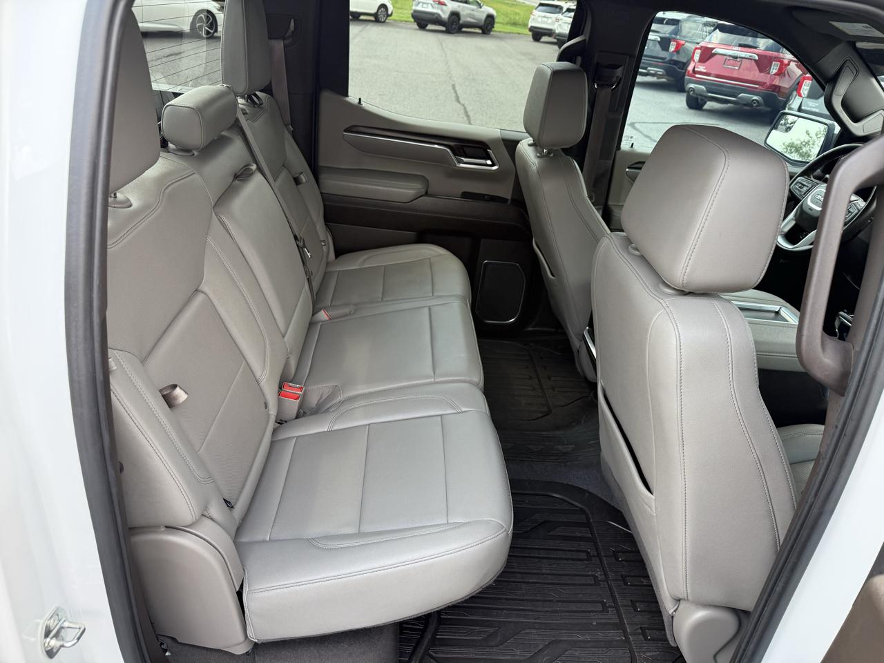 GMC Sierra 1500 SLT Crew Cab 4WD 2022