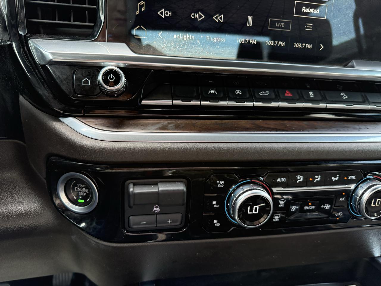 GMC Sierra 1500 SLT Crew Cab 4WD 2022