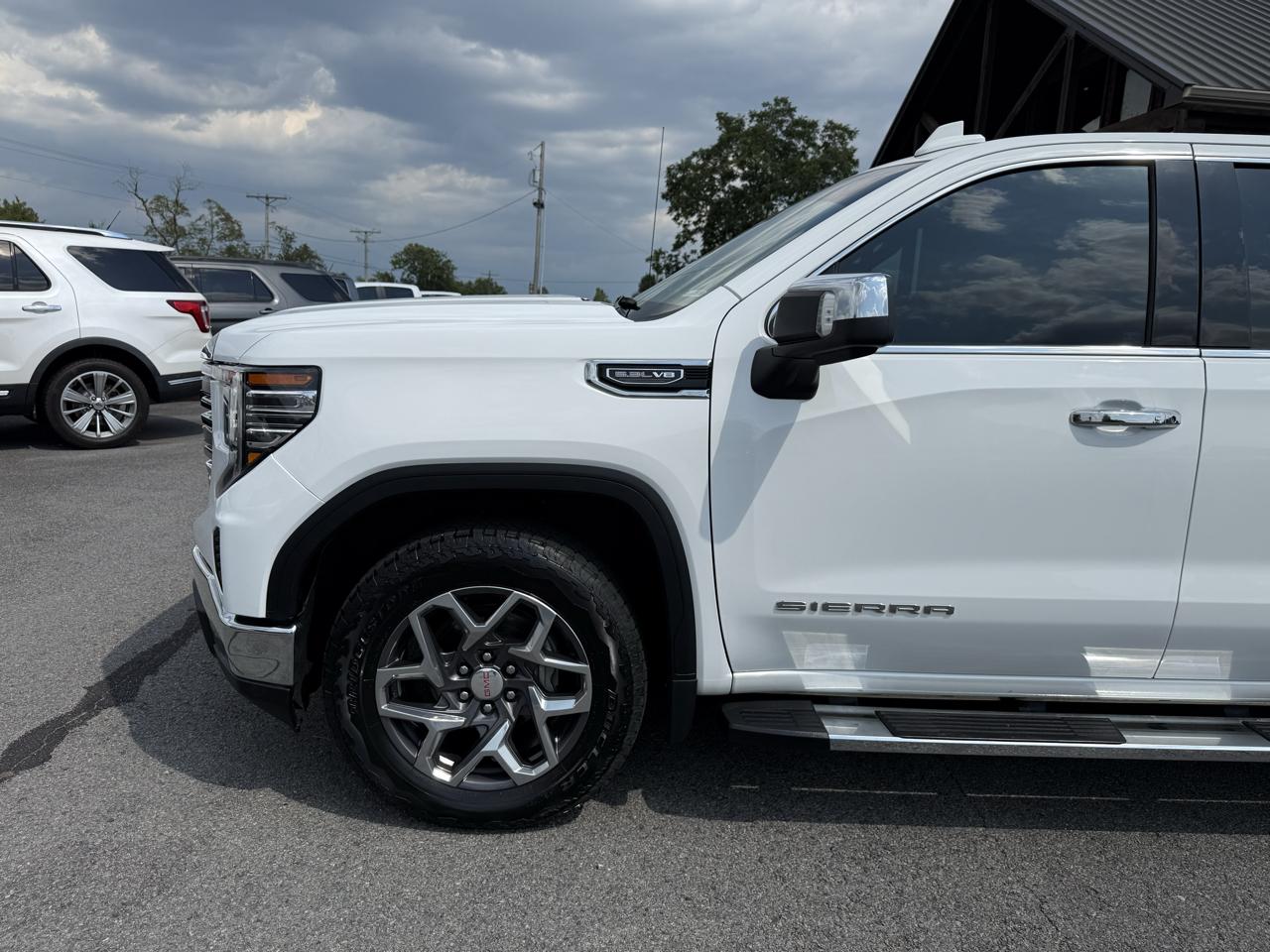 GMC Sierra 1500 SLT Crew Cab 4WD 2022