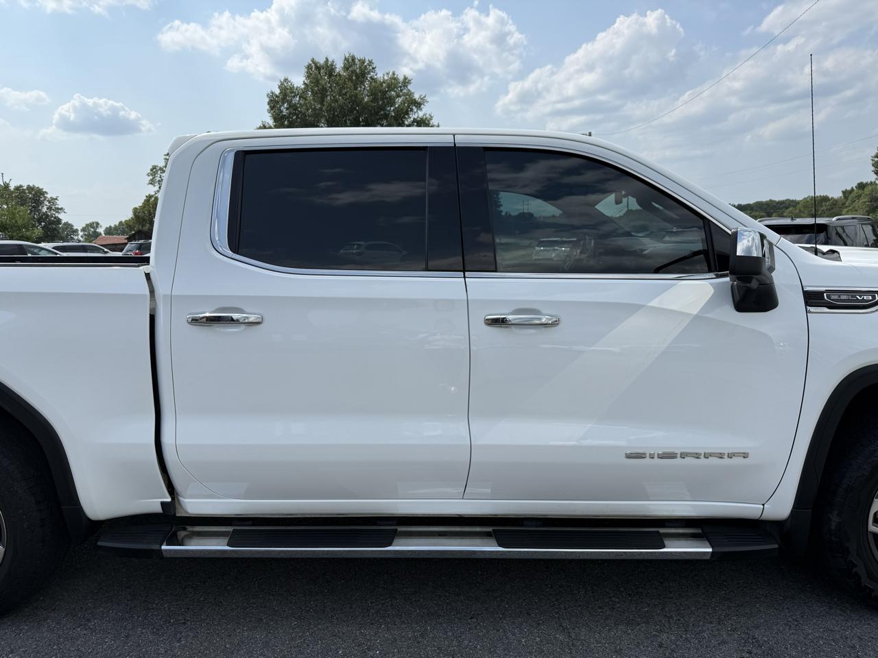GMC Sierra 1500 SLT Crew Cab 4WD 2022