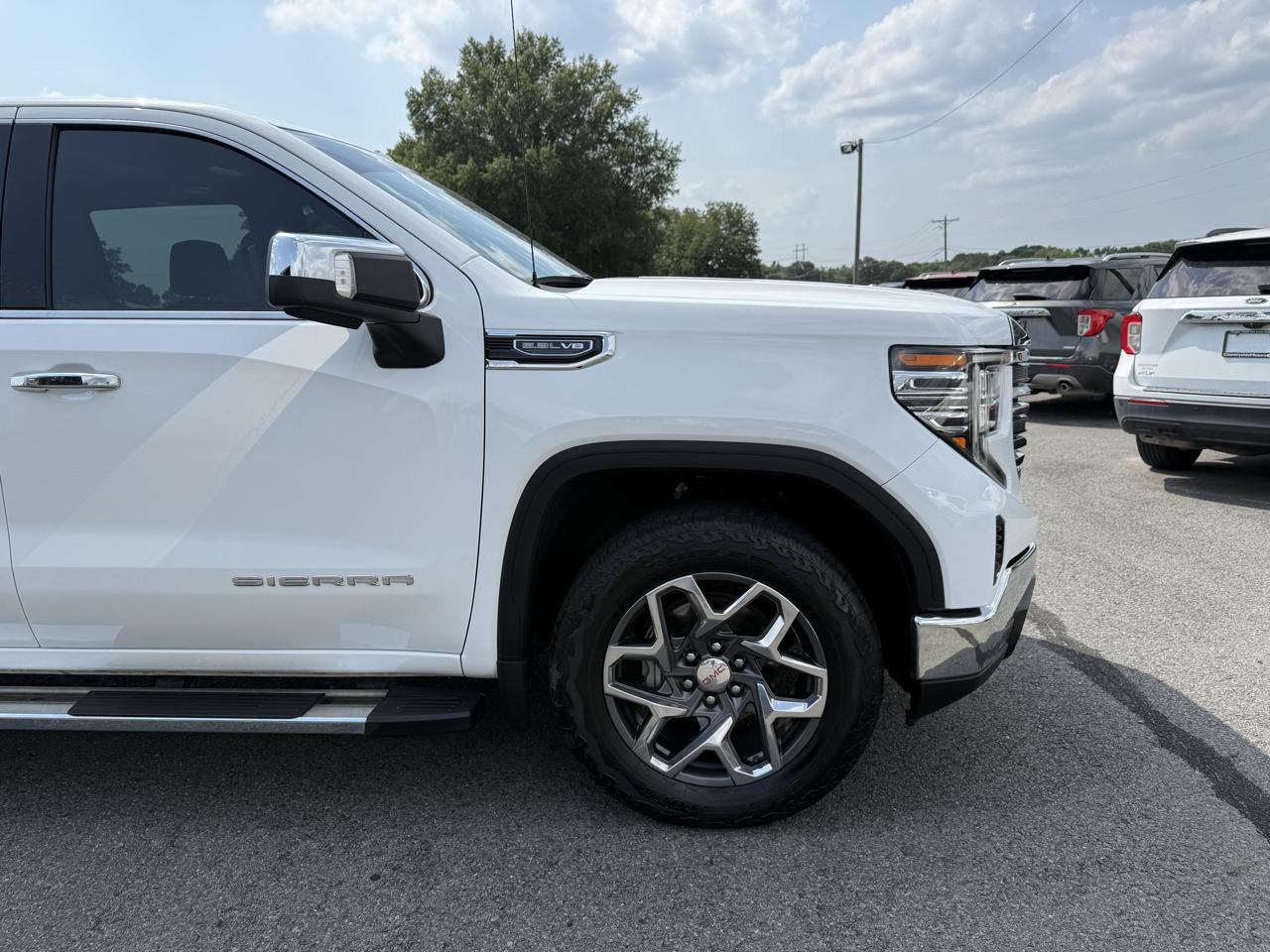 GMC Sierra 1500 SLT Crew Cab 4WD 2022