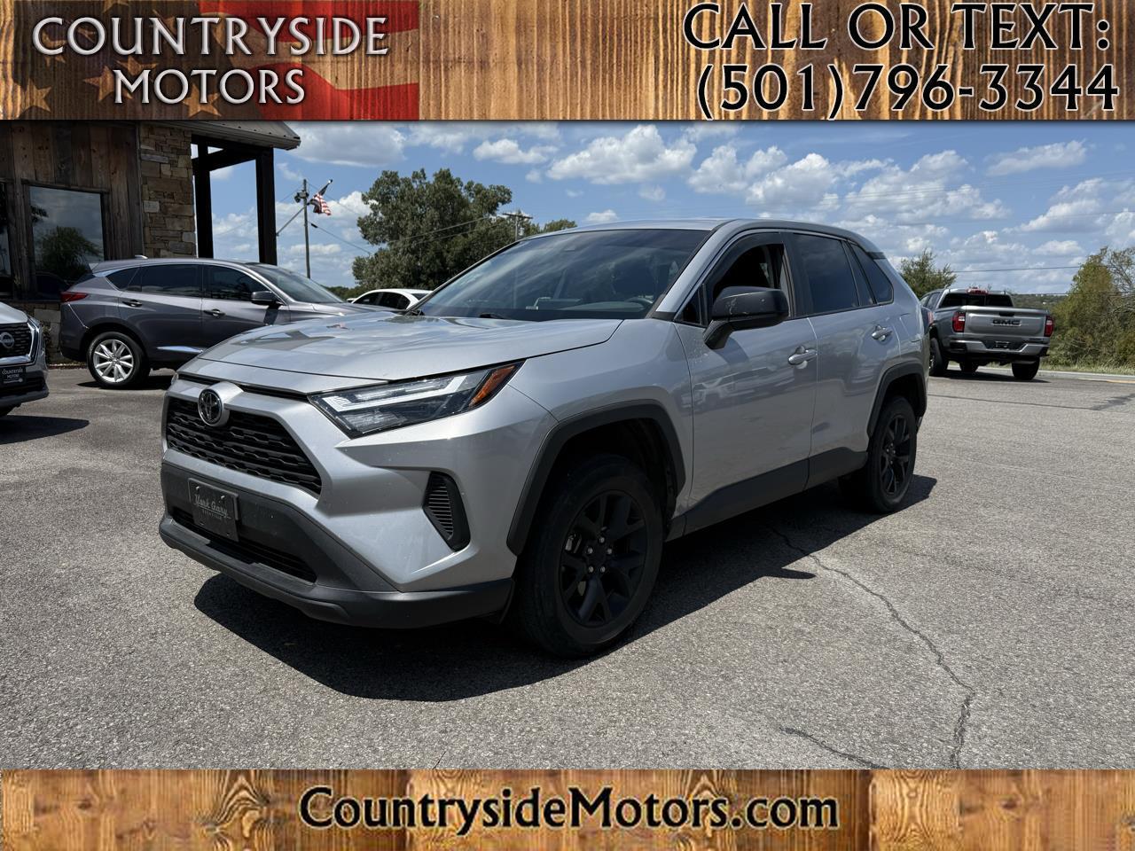 Toyota RAV4 LE 2024