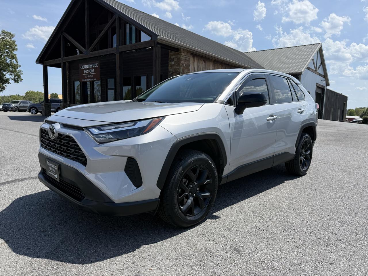 Toyota RAV4 LE 2024