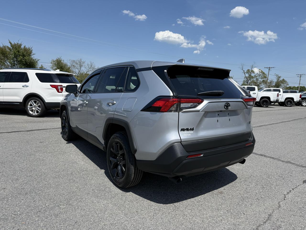 Toyota RAV4 LE 2024