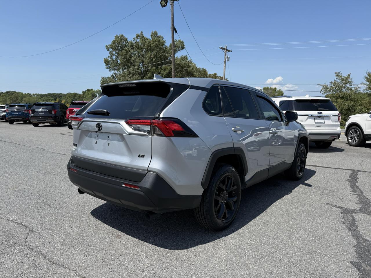 Toyota RAV4 LE 2024