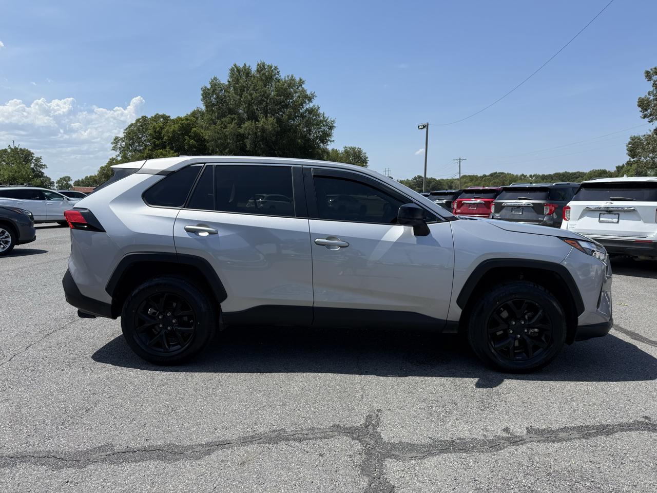 Toyota RAV4 LE 2024