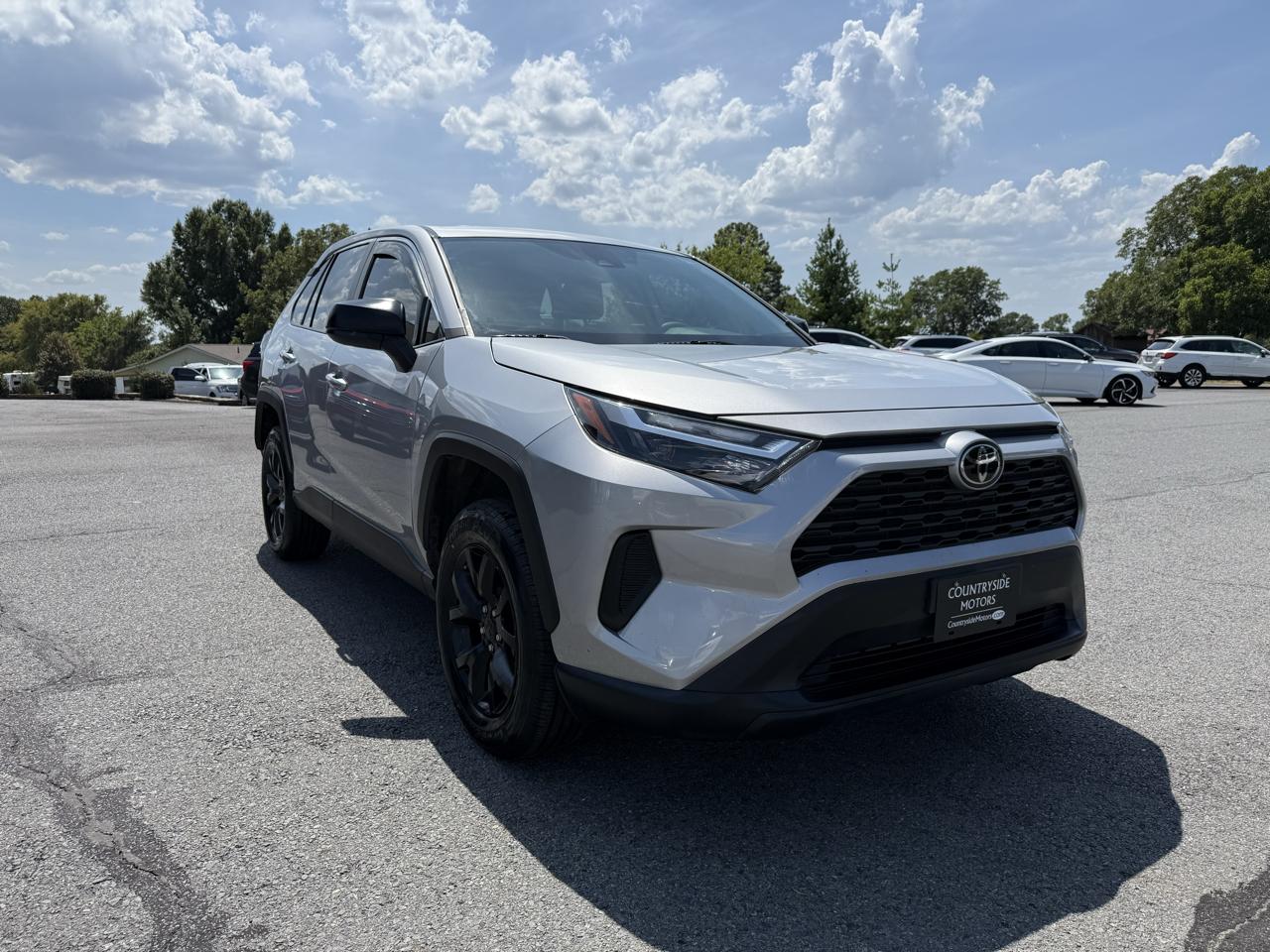Toyota RAV4 LE 2024