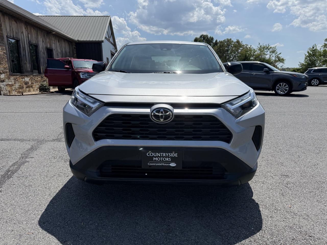 Toyota RAV4 LE 2024