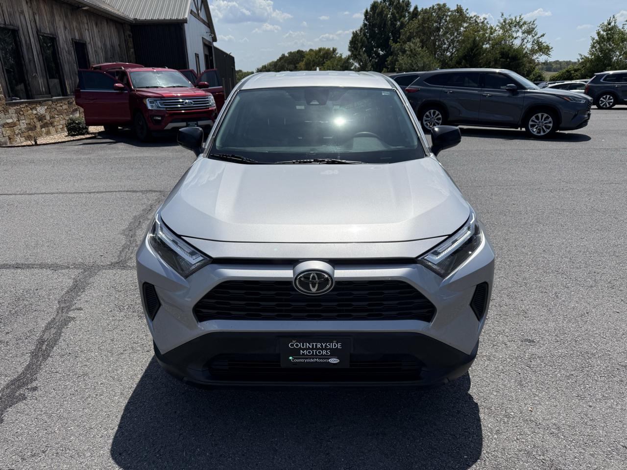 Toyota RAV4 LE 2024