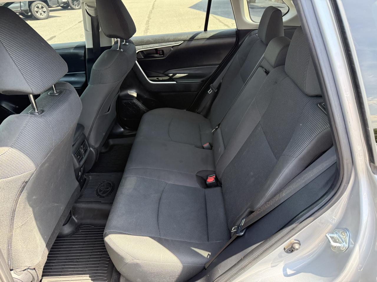 Toyota RAV4 LE 2024