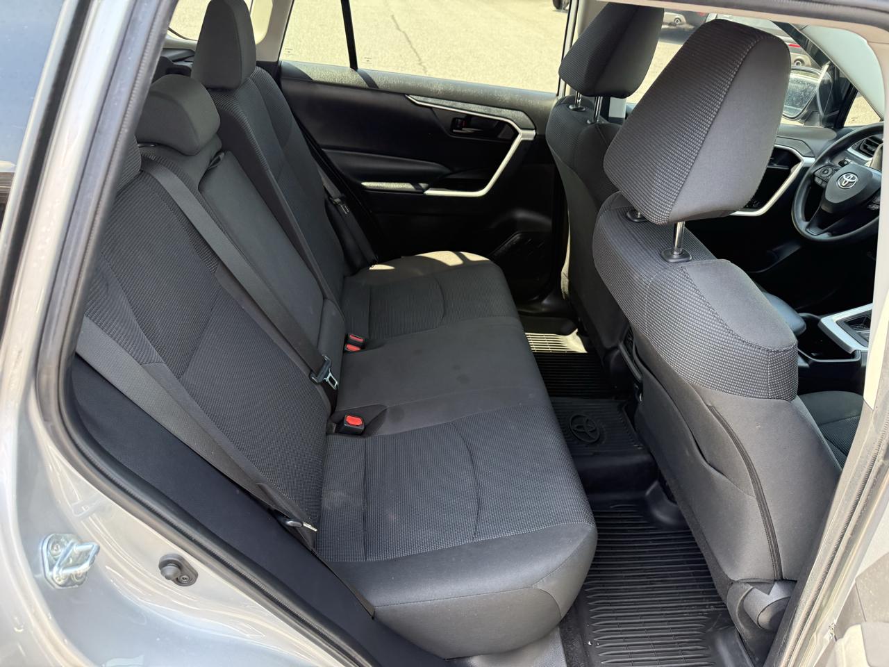 Toyota RAV4 LE 2024