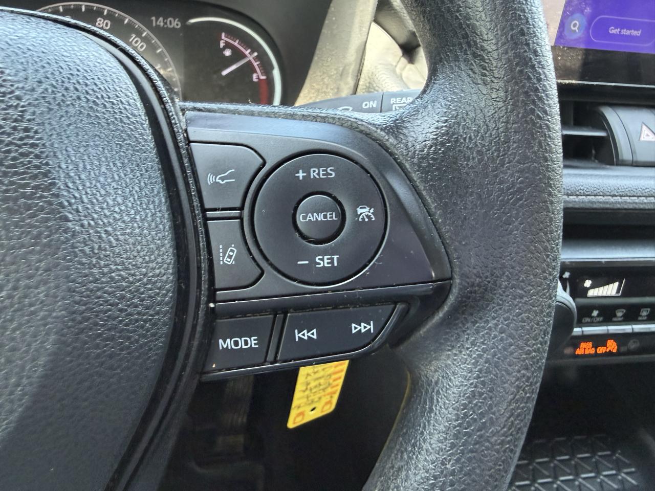 Toyota RAV4 LE 2024