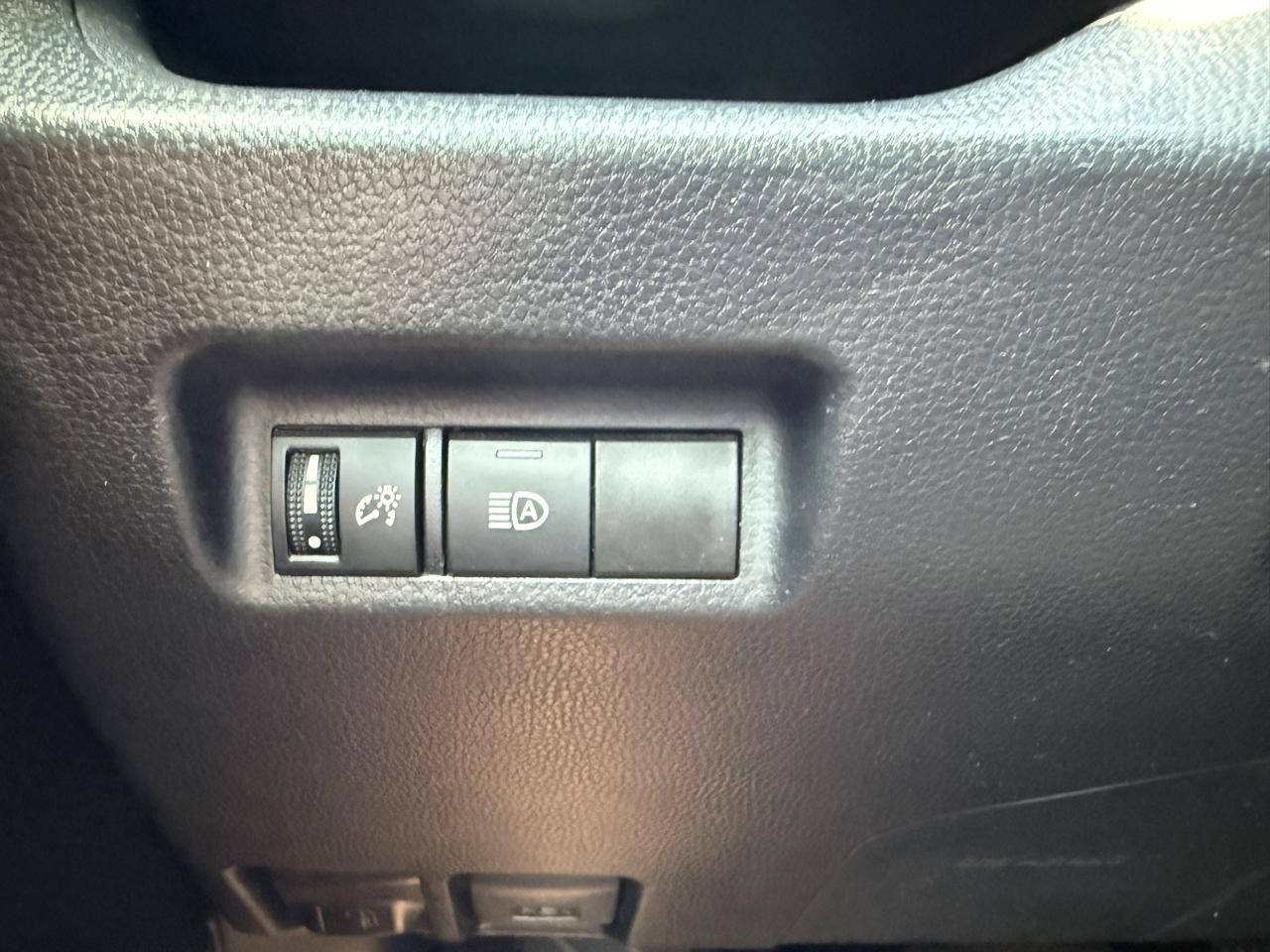 Toyota RAV4 LE 2024