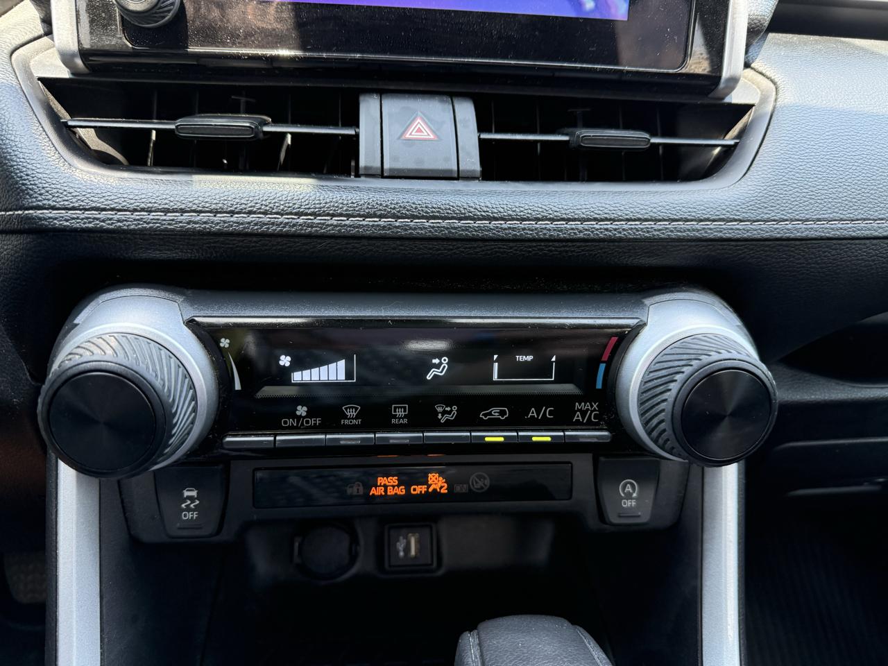 Toyota RAV4 LE 2024