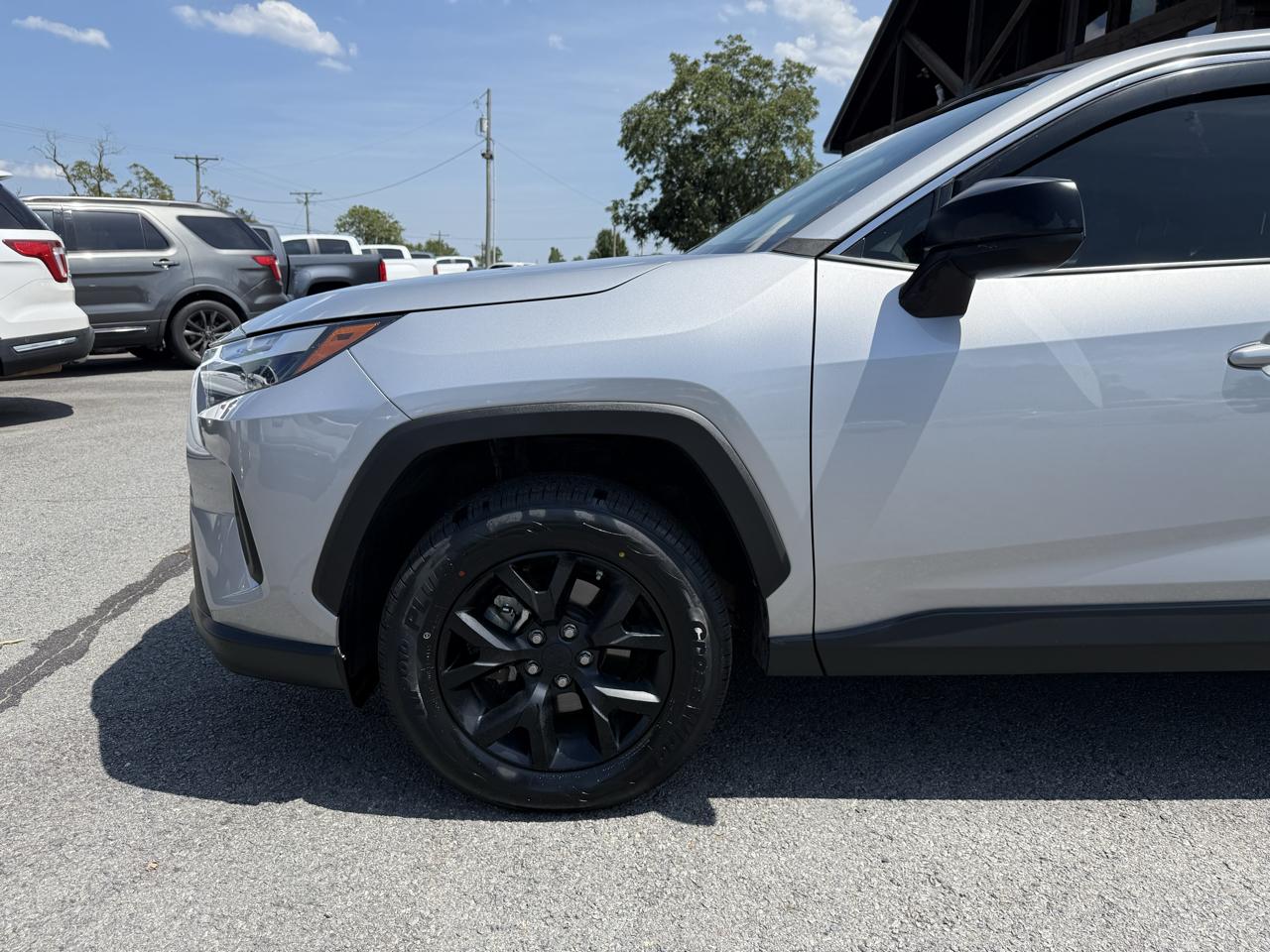 Toyota RAV4 LE 2024