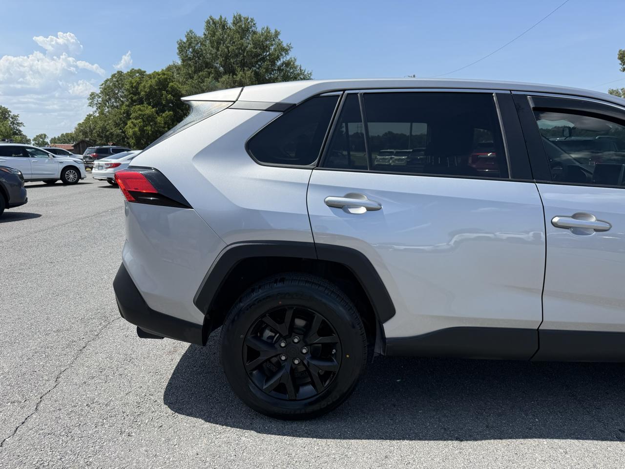 Toyota RAV4 LE 2024