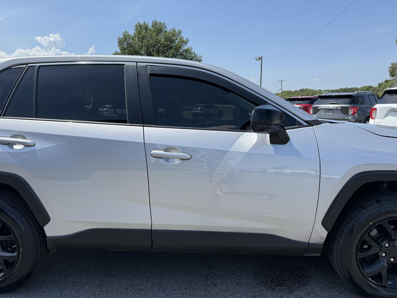 Toyota RAV4 LE 2024