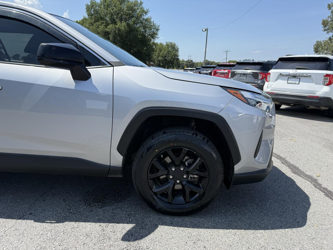 Toyota RAV4 LE 2024