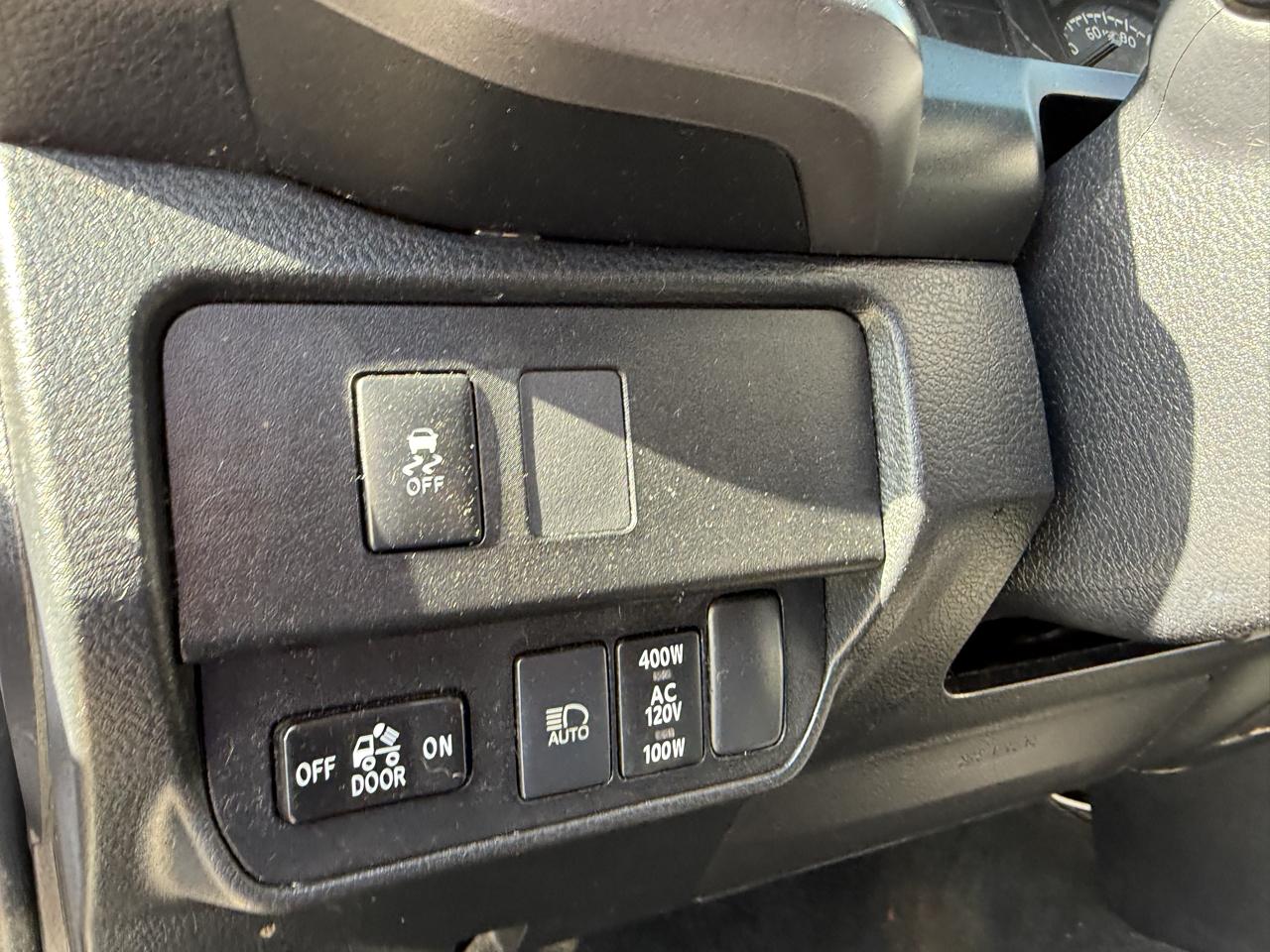 Toyota Tacoma TRD Off Road Double Cab 5' Bed V6 4x2 AT (Natl) 2021