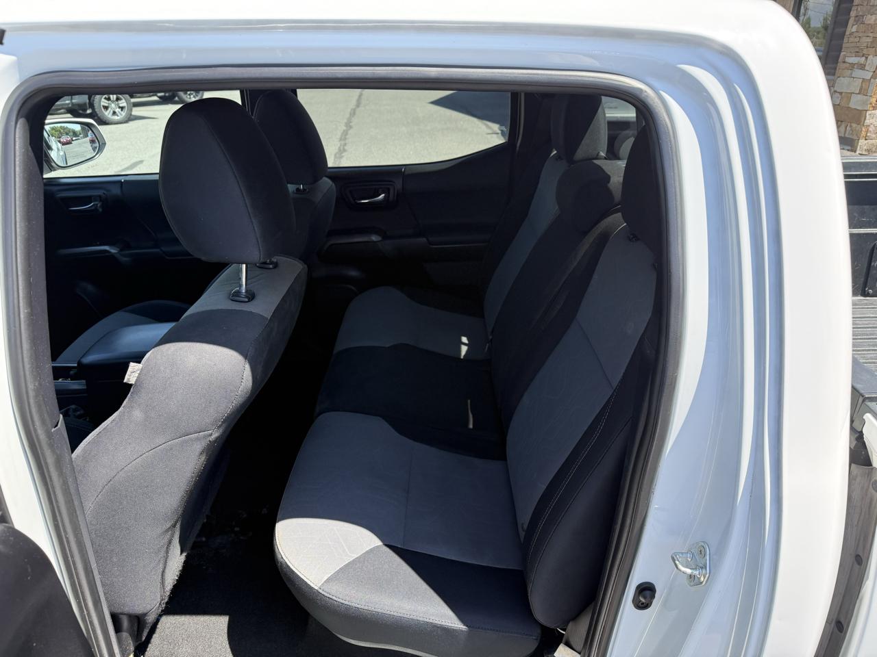 Toyota Tacoma TRD Off Road Double Cab 5' Bed V6 4x2 AT (Natl) 2021