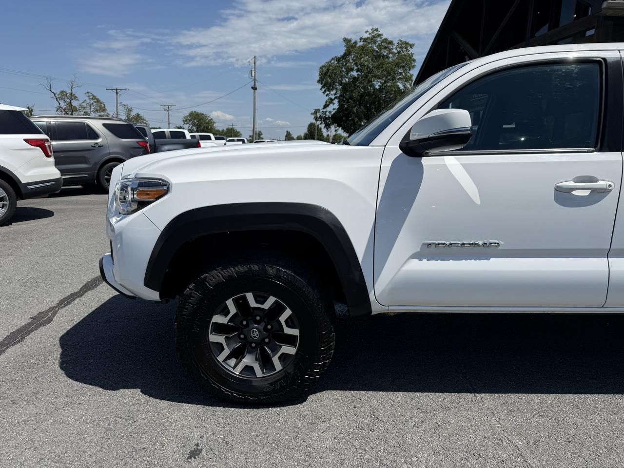 Toyota Tacoma TRD Off Road Double Cab 5' Bed V6 4x2 AT (Natl) 2021