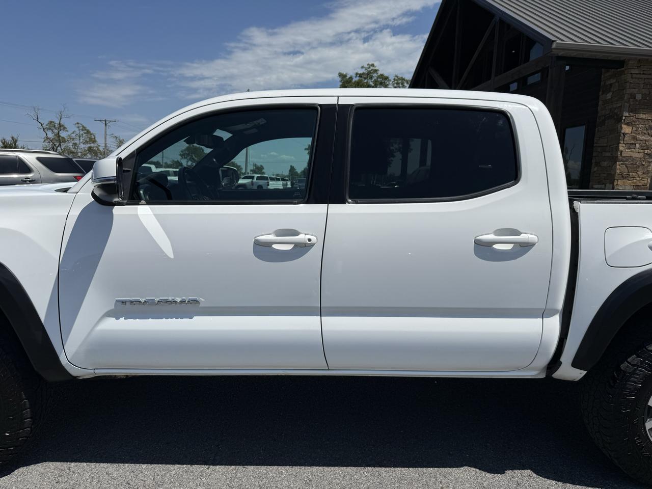 Toyota Tacoma TRD Off Road Double Cab 5' Bed V6 4x2 AT (Natl) 2021