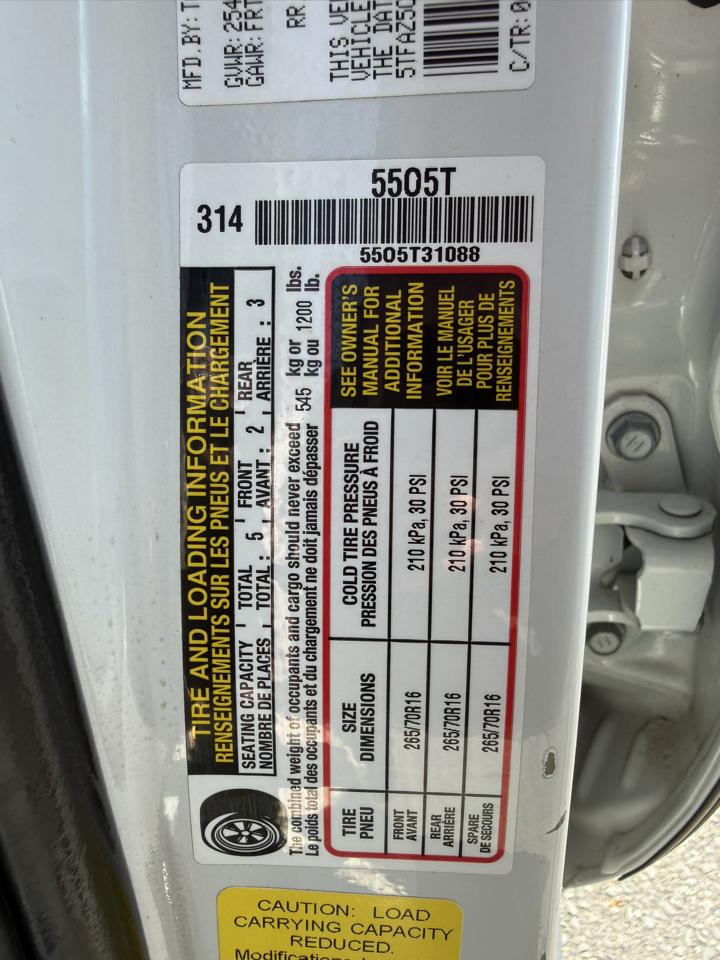 Toyota Tacoma TRD Off Road Double Cab 5' Bed V6 4x2 AT (Natl) 2021