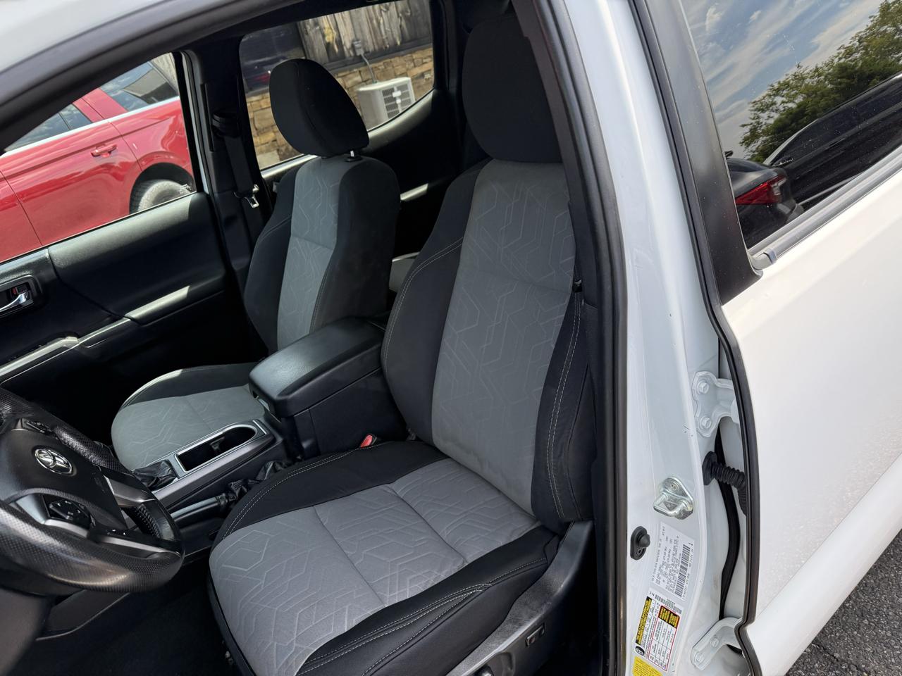 Toyota Tacoma TRD Off Road Double Cab 5' Bed V6 4x2 AT (Natl) 2021