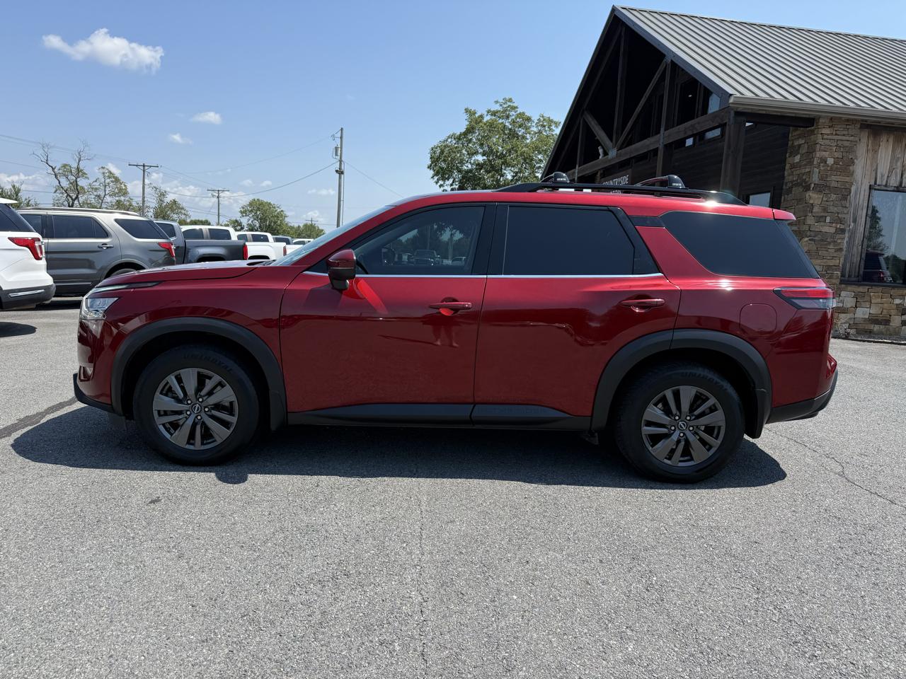 Nissan Pathfinder SV 4WD 2022